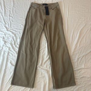 Lioness Top Model Jean